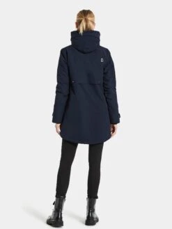 DIDRIKSONS Helle – Dames Parka – Night Blue 13 DIDRIKSONS Helle – Dames Parka – Night Blue -Fjallraven Exporteren Winkel dd13 scaled 1
